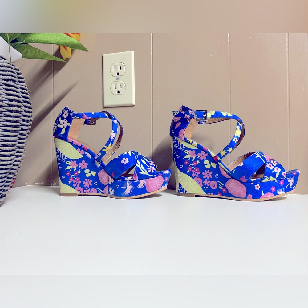 Floral Wedge Sandal.